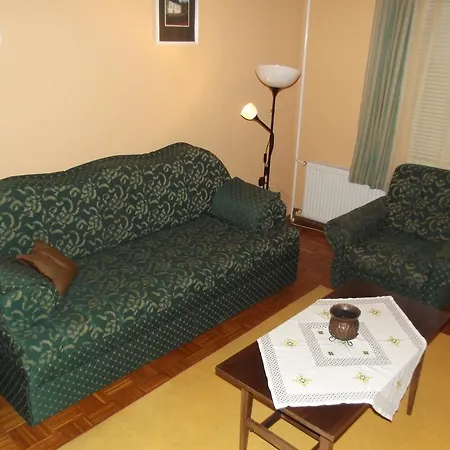 Anna Apartman Appartamento Parádsasvár