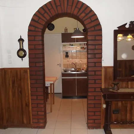 Anna Apartman *